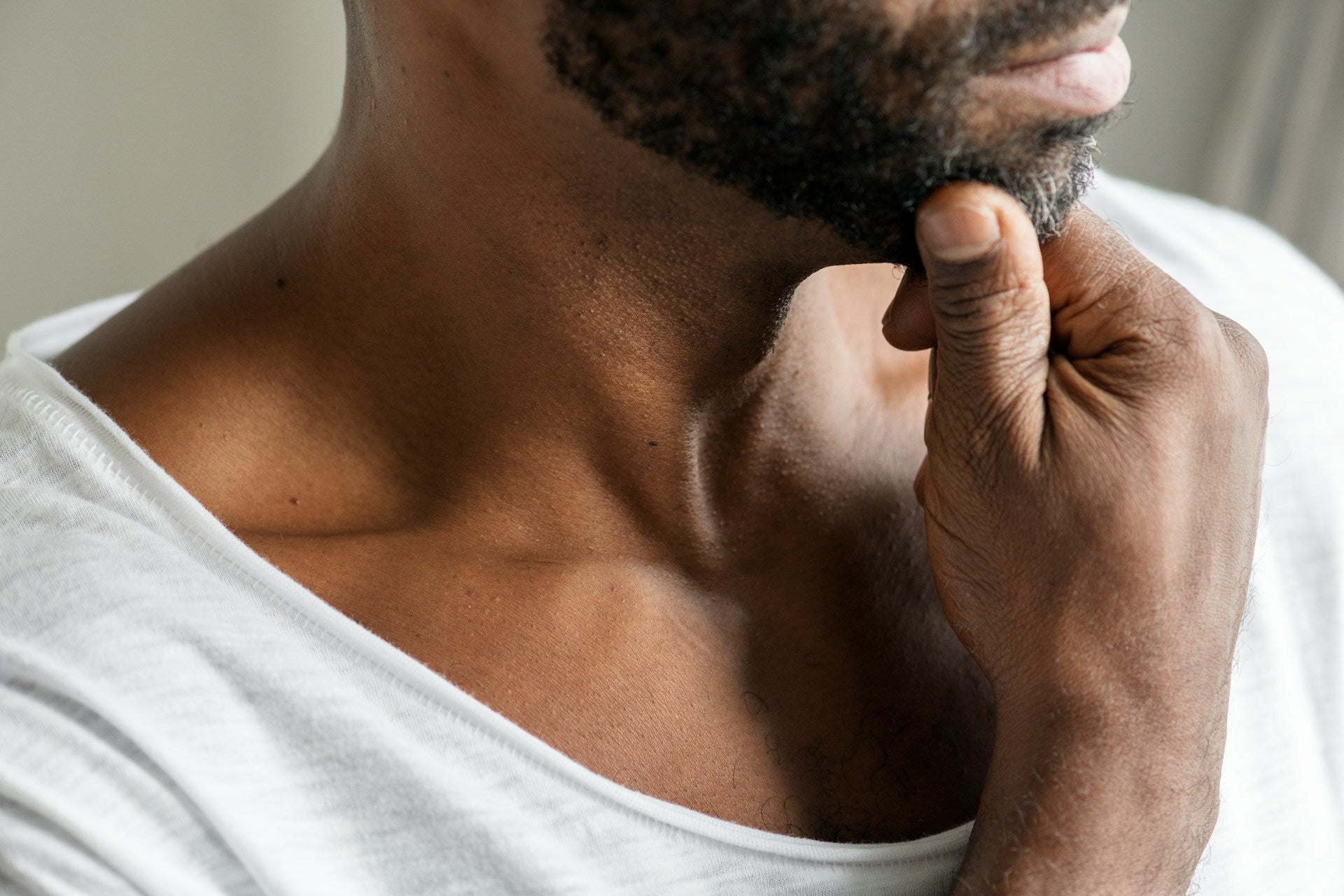 Does Castor Oil Help Beard Growth? The Honest Answer - Aumenta